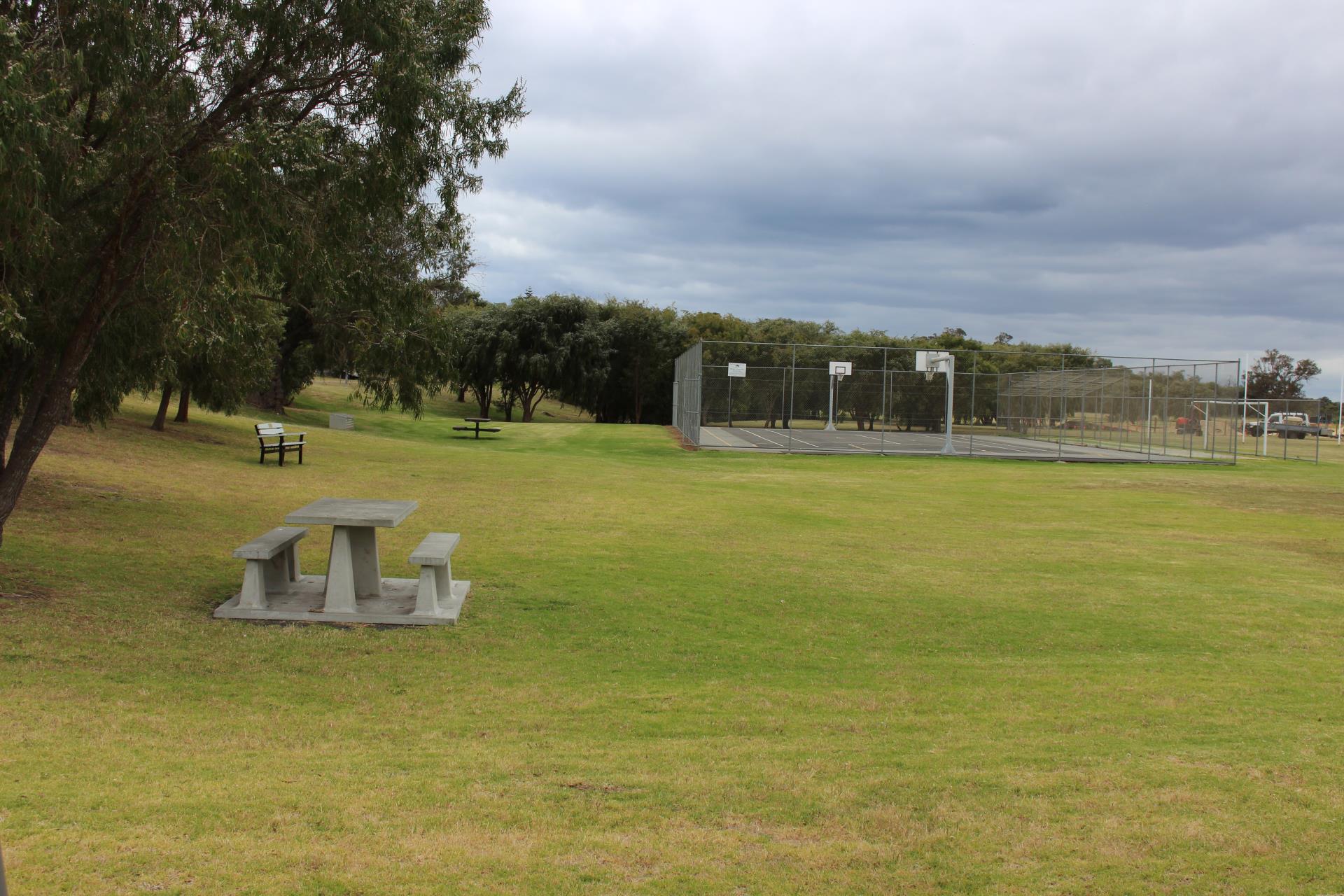 Grassed area and picnic table